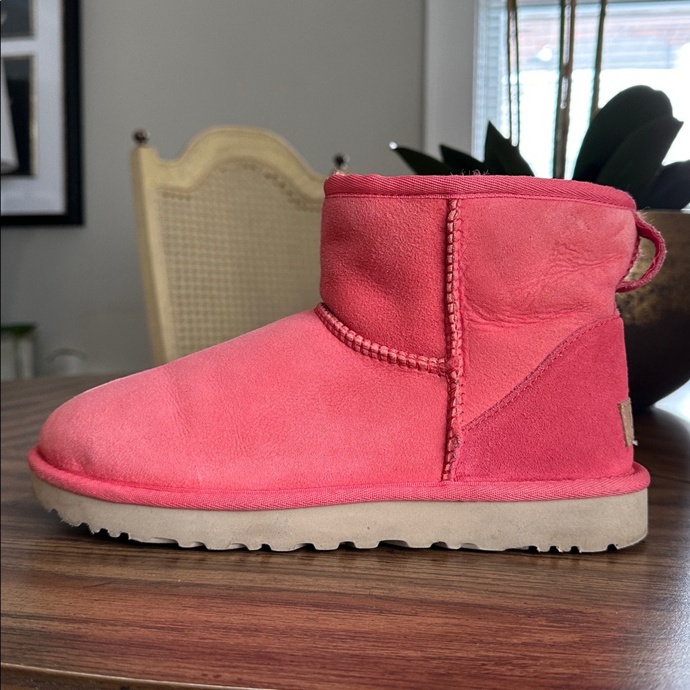 UGG Women’s Classic Mini II Boot - Hibiscus Pink- Size 8